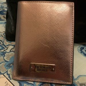 Victoria’s Secret Wallet💕